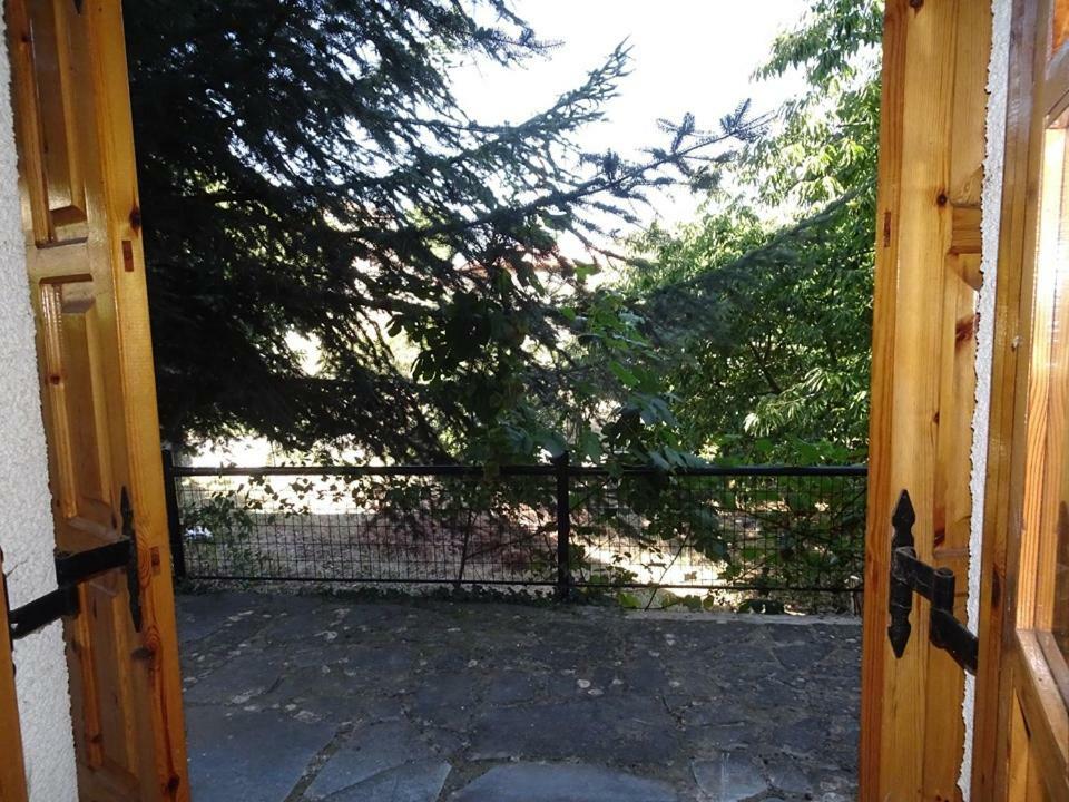 Vitina'S Little House Hotel Exterior photo